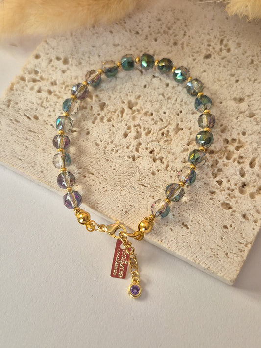 Pulsera Crystal Aura – Cristales iridiscentes con dije dorado