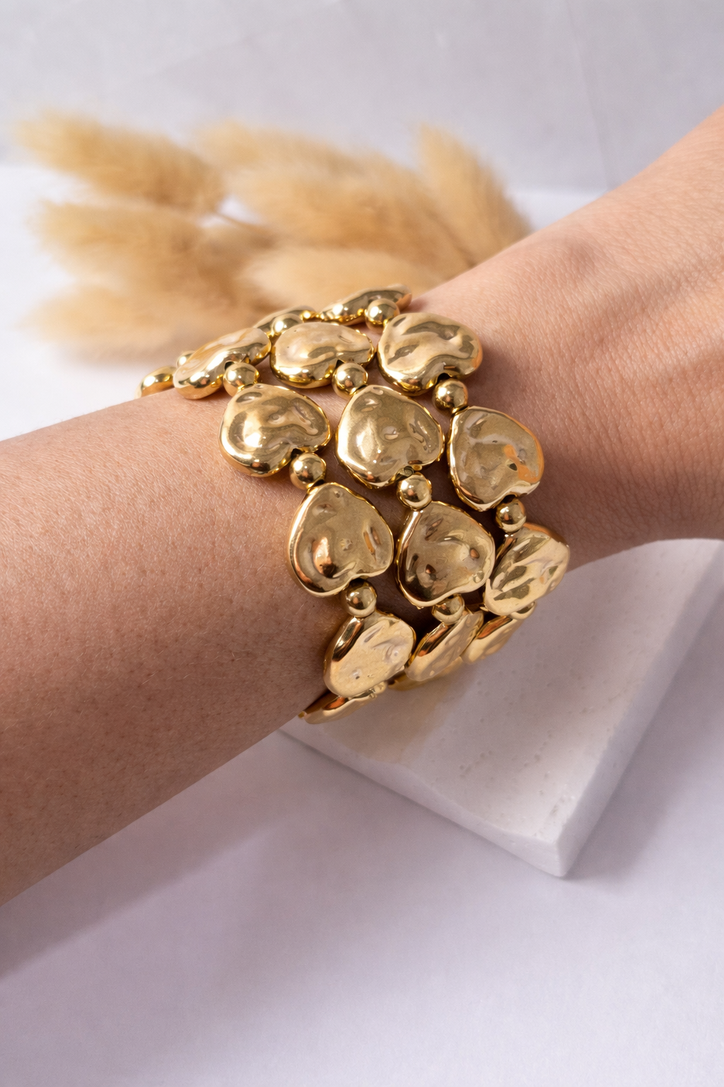 Pulsera Corazones Fluidos | Diseño Orgánico Elegante
