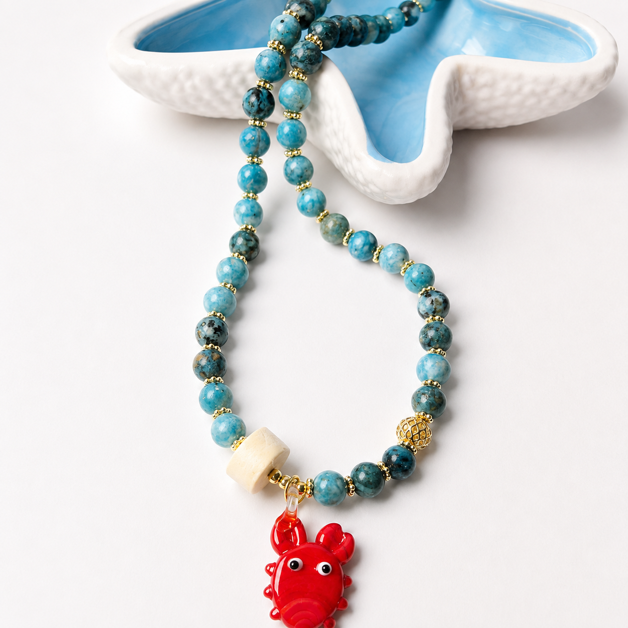 Tesoro Carmesí | Collar Marino con Cangrejo