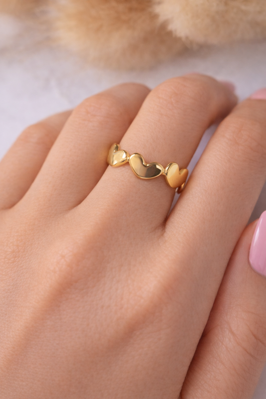 Anillo Corazones Dorados |Amor Delicado Ajustable