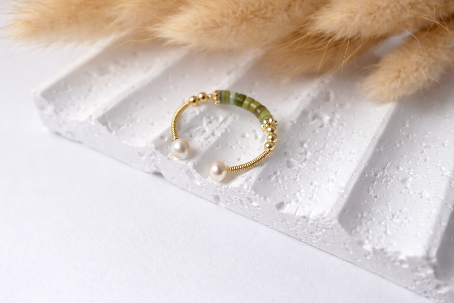 Sortija Raíces Verdes | Anillo con Perlas y Detalles Naturales