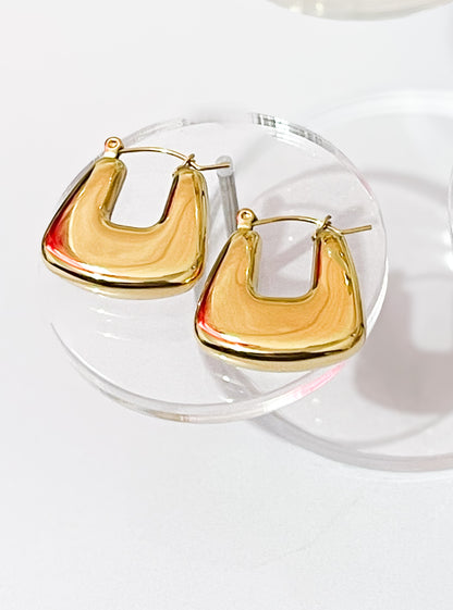 Huggie-U Earrings | Argollas en Forma U