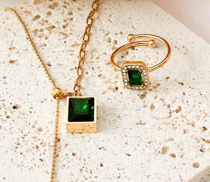Sortijas Verde Esmeralda – Anillos Dorados Ajustables con Cristal Verde