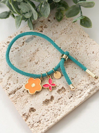 Harlow Bracelets – Pulsera Ajustable con Dijes Florales y Colores Vibrantes