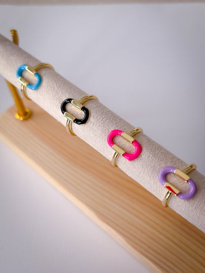 Colorful Rings – Sortijas Doradas Ajustables con Eslabones de Colores