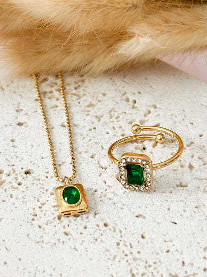 Sortijas Verde Esmeralda – Anillos Dorados Ajustables con Cristal Verde