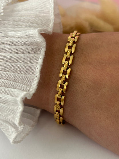 Pulsera Andrea Dorada – Estilo Moderno y Elegante