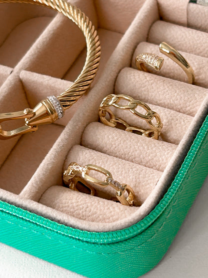 Shiny Link Ring – Sortija Dorada Ajustable de Eslabones