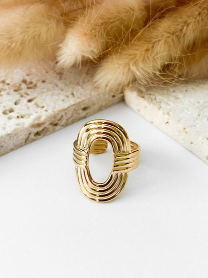 Kari Ring – Sortija Dorada Ajustable de Estilo Vintage Moderno
