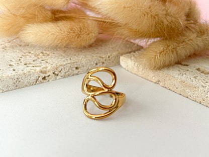 Keila’s Ring – Sortija Dorada Ajustable de Aros Entrelazados