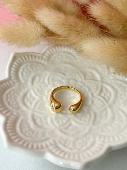 Water Drop Ring – Sortija Ajustable Dorada con Diseño Gota en Stainless Steel