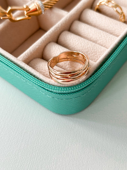 Multilayer Ring – Sortija Dorada Ajustable de Acero Inoxidable
