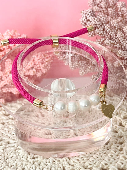 Ivy’s Bracelet – Pulsera de Perlas Elegante con Cordón Ajustable