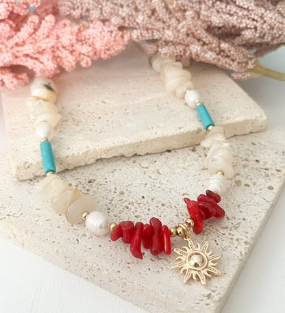 Collar Flamenco | Coral Rojo y Perlas con Dije Dorado
