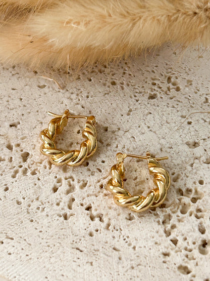 Aretes Dorados Vintage 18k- Mini Croissant Hoops