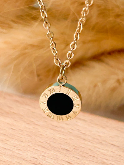 Classic Onyx Medallion