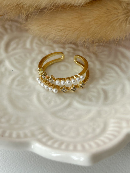 Nayda’s Ring – Sortija Dorada Doble Ajustable con Micro Perlas Elegantes