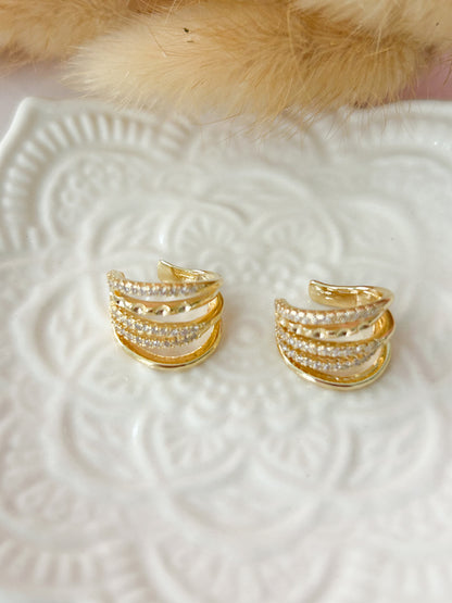 Earcuff Dorado con Circonia