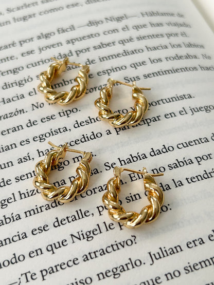 Aretes Dorados Vintage 18k- Mini Croissant Hoops