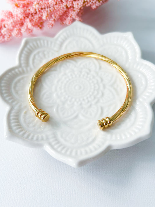 Single Gold Bangle