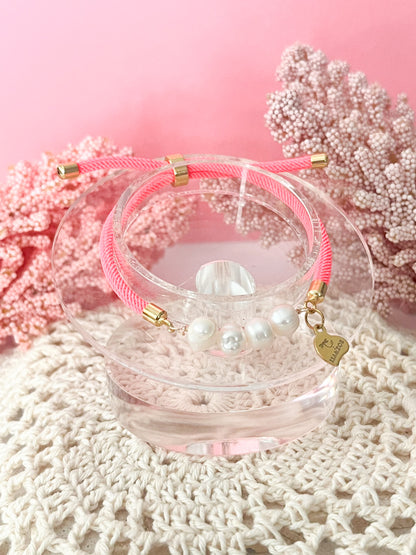 Ivy’s Bracelet – Pulsera de Perlas Elegante con Cordón Ajustable