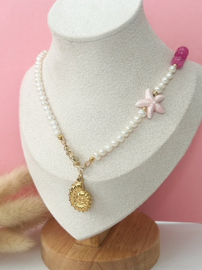 Collar Marina | Perlas con Dije Dorado Elegante