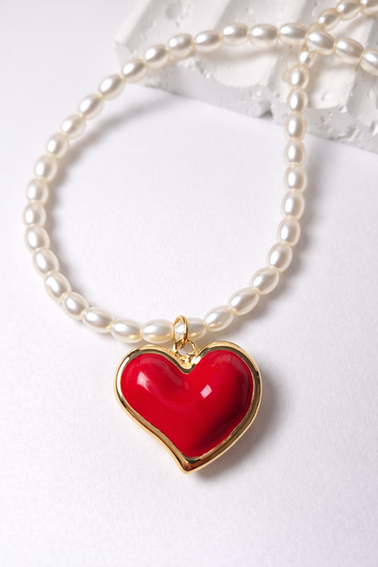 Amour Éternel | Collar de Perlas con Corazón Esmaltado