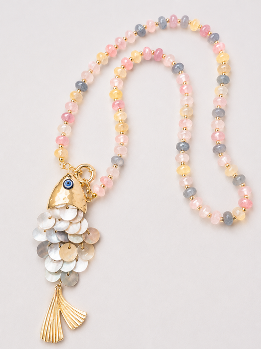 Tesoro del Arrecife | Collar con Pez de Nácar y Cristales