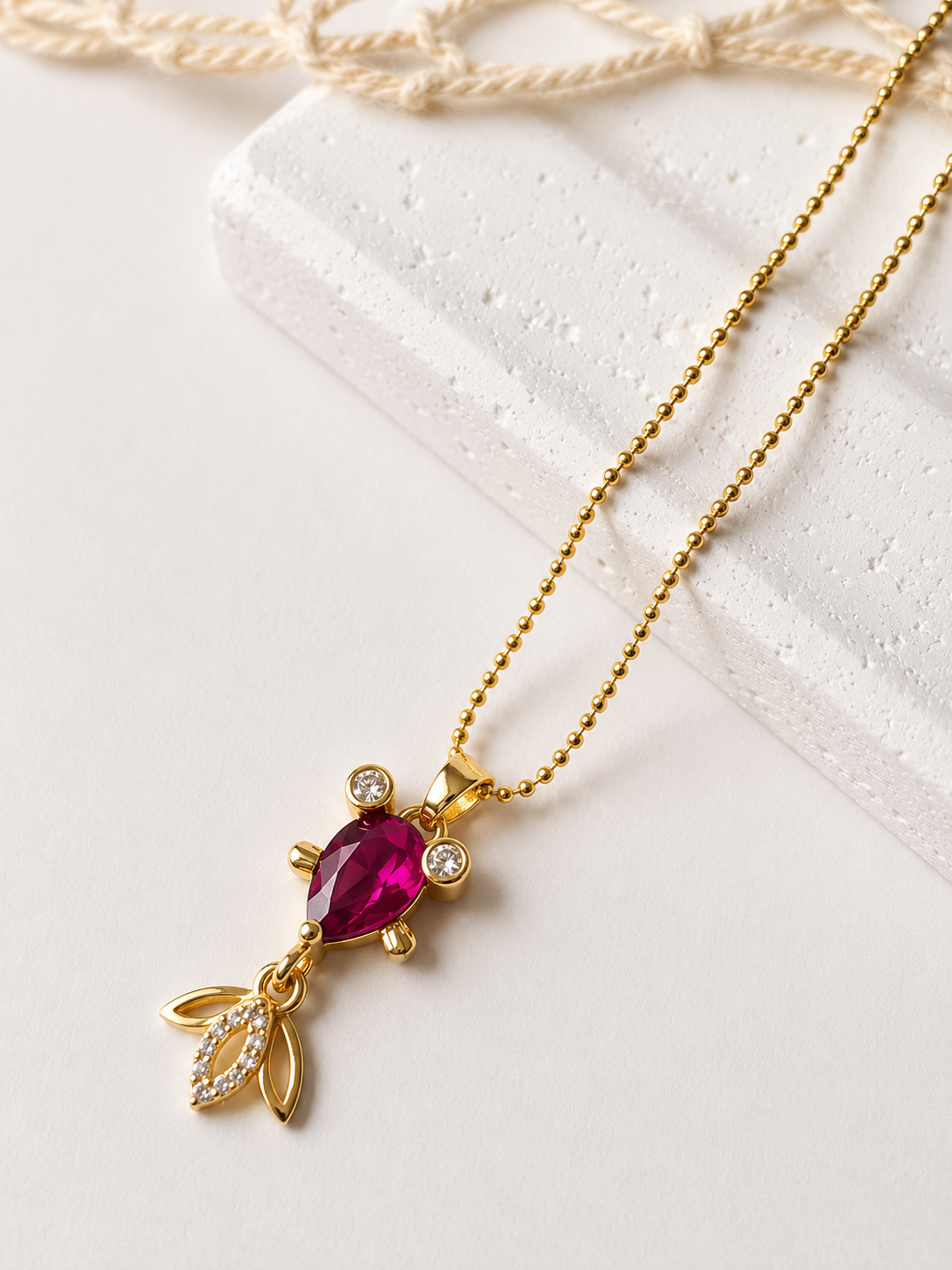 Marea de Cristal | Collar de Pez con Cristal en Acero Inoxidable