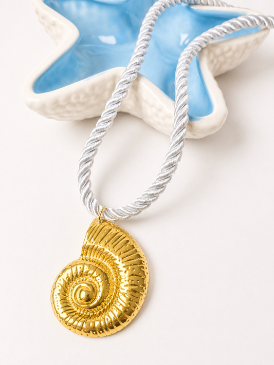 Caracola Dorada | Collar Marino en Acero Inoxidable
