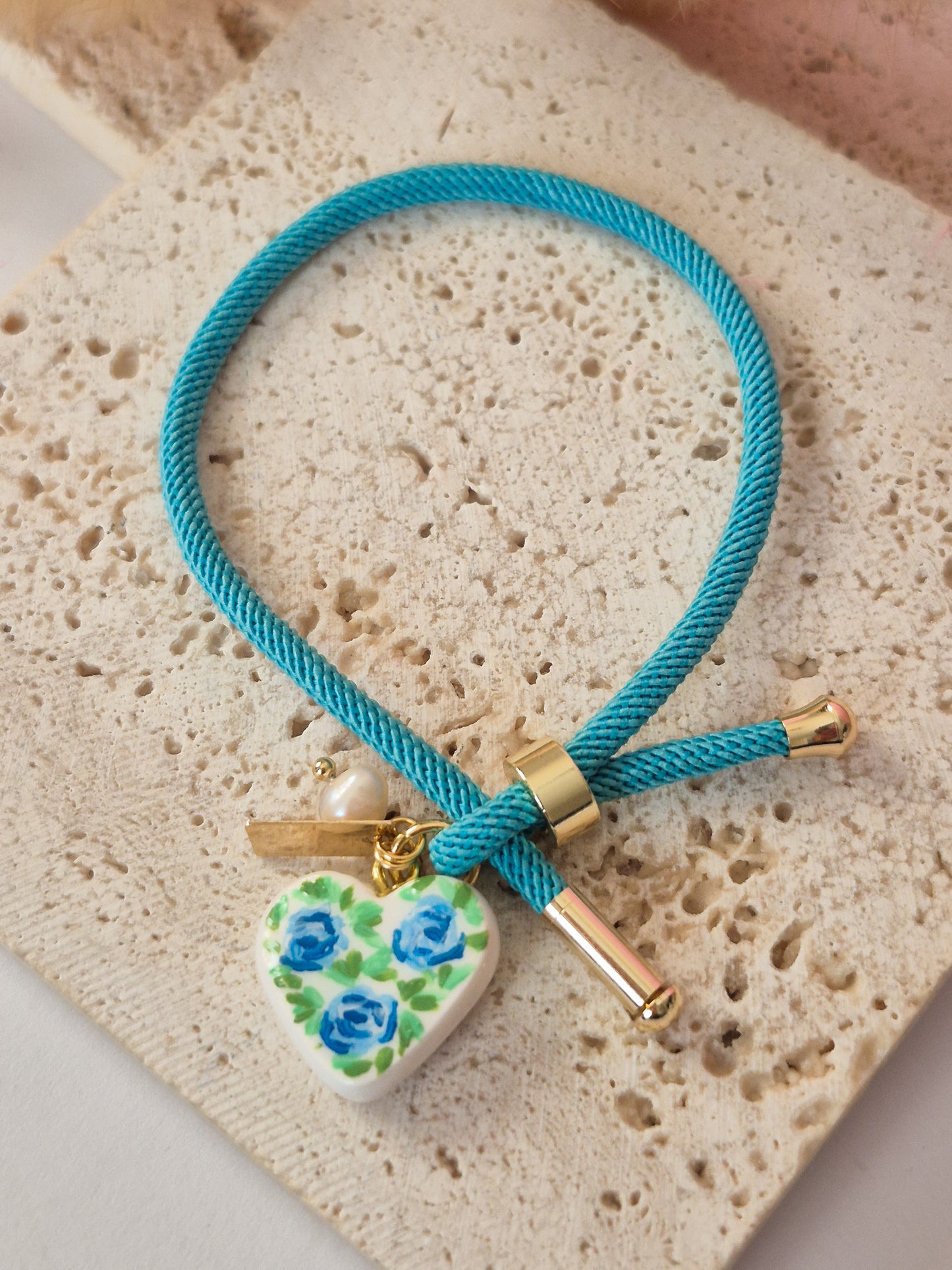 Pulsera Mini Garden Hearts con Dije de Corazón Floral