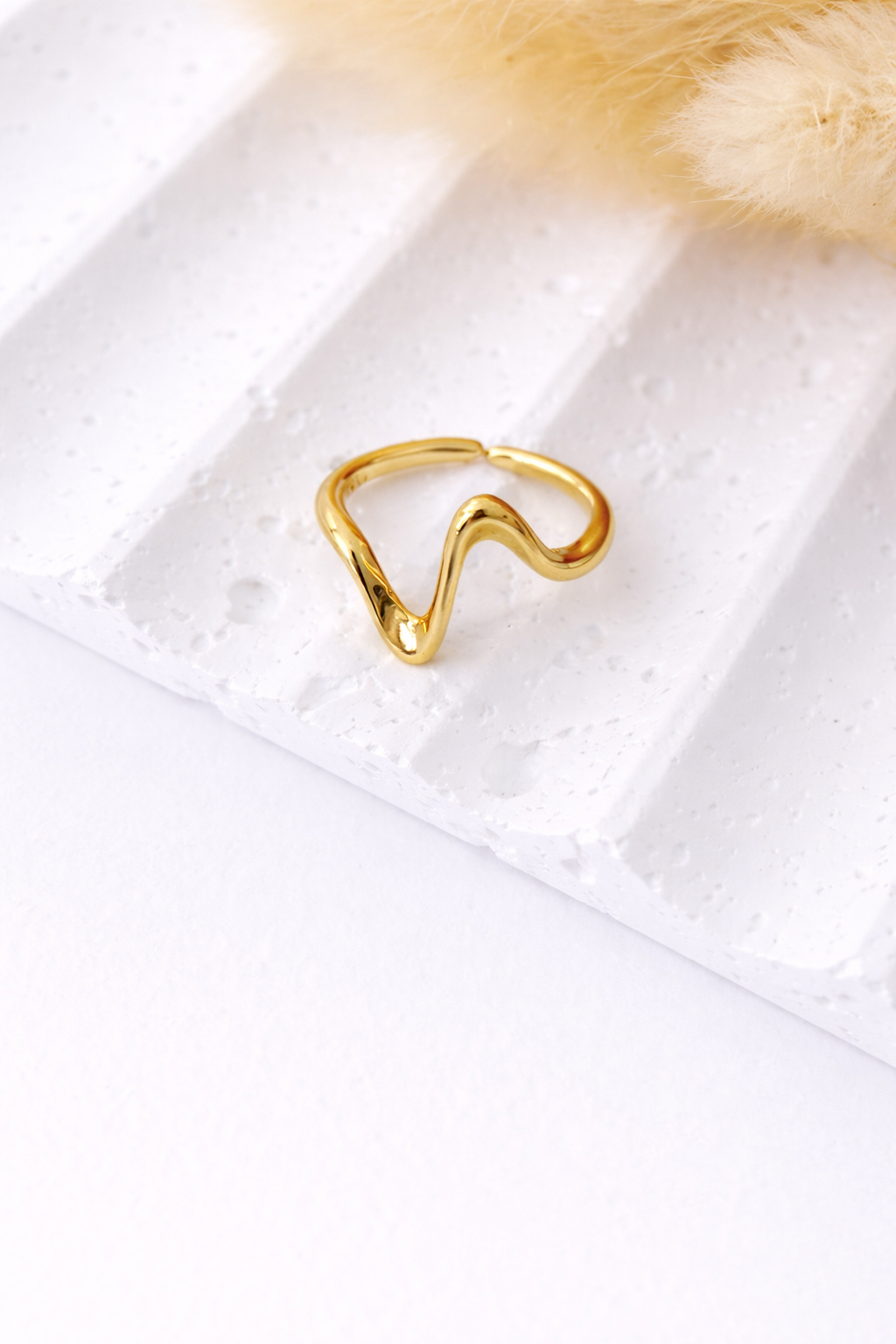 Anillo Onda Dorada