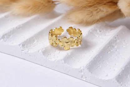 Anillo Flores Doradas | Delicadeza Floral Ajustable