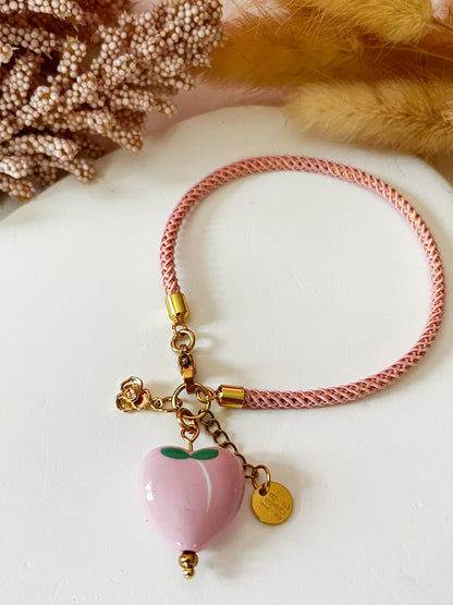 Pulsera Dulzura Tropical con Dijes – Color y Encanto Artesanal