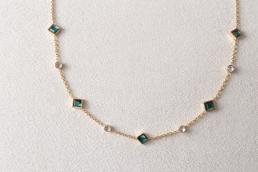 Collar Esmeralda Luz | Cadena Delicada con Zirconias