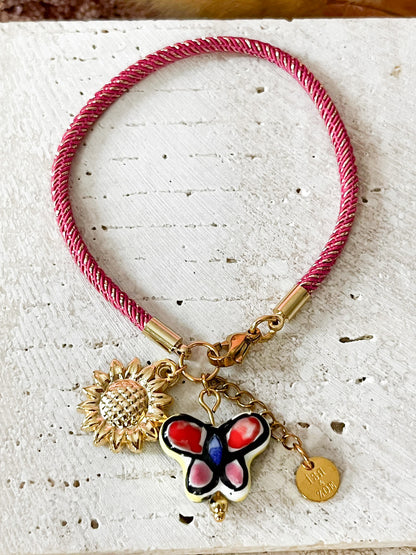 Pulsera Amanecer de Verano con Dijes – Inspiración Solar Artesanal