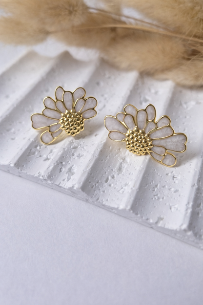 Aretes Flor Esmaltada| Dorados Elegantes para Mujer