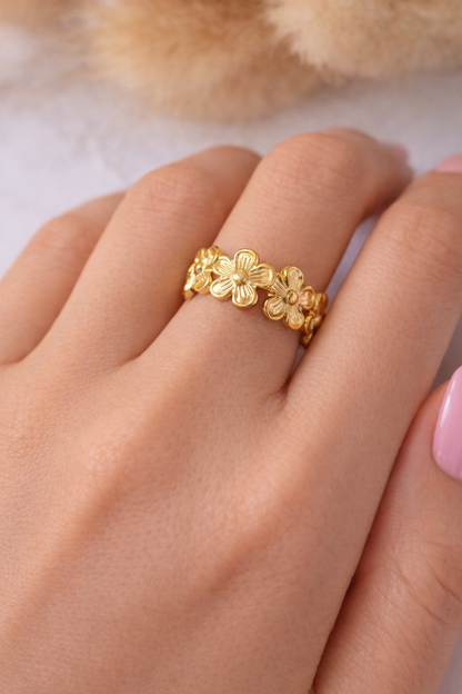 Anillo Flores Doradas | Delicadeza Floral Ajustable