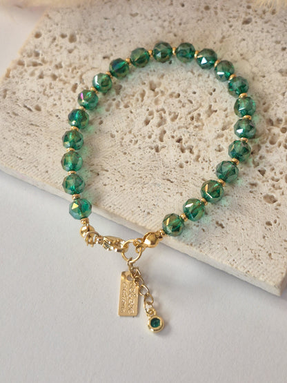 Pulsera Crystal Aura – Cristales iridiscentes con dije dorado