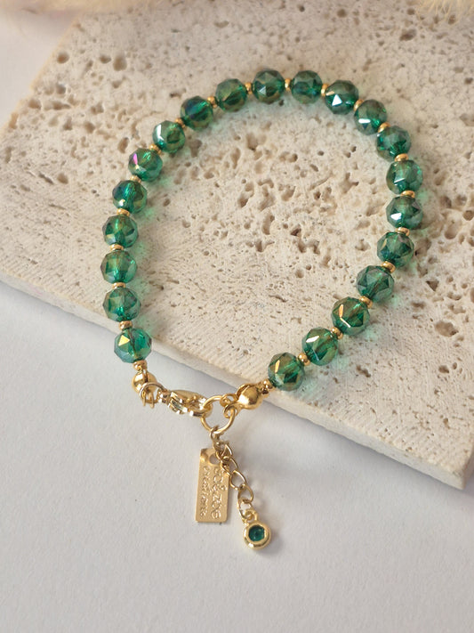 Pulsera Crystal Aura – Cristales iridiscentes con dije dorado