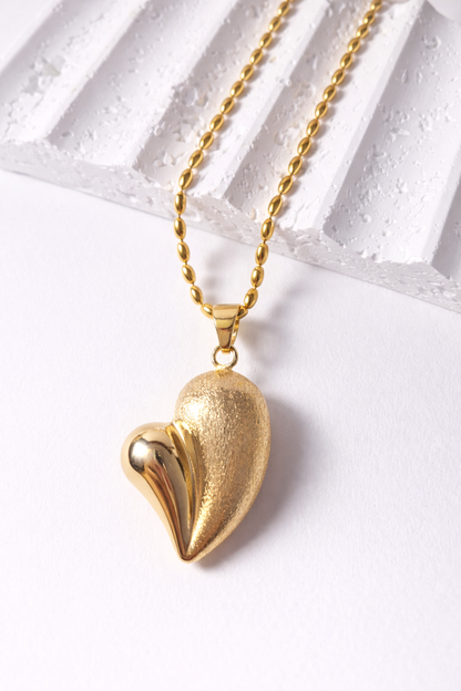 Collar Corazón Dual | Elegancia Moderna en Dos Tonos