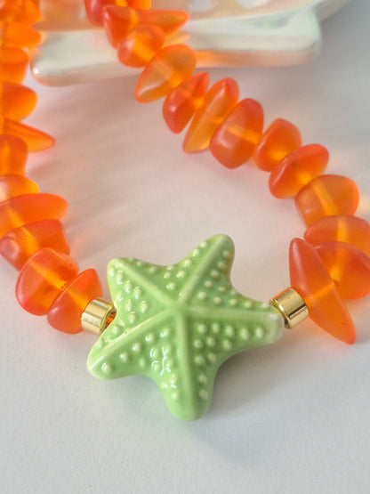Estrellas del Coral | Collar de Estrella de Mar en Colores Vibrantes