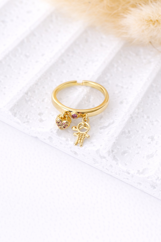 Anillo Dorado Ajustable Mamá & Amor con Dijes