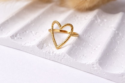 Anillo Corazón Abierto Texturizado|Dorado Elegante