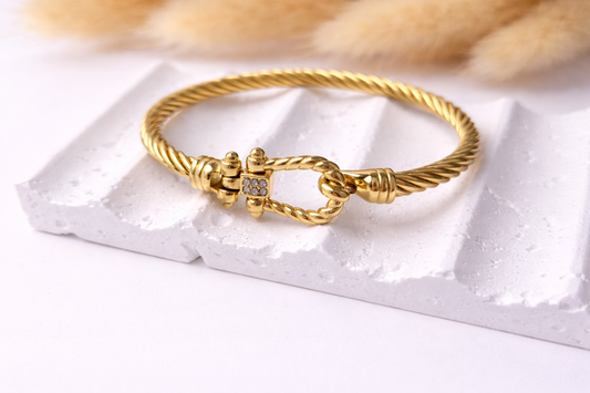 Brazalete Twist Luxe | Pulsera Dorada Tipo Cable Premium