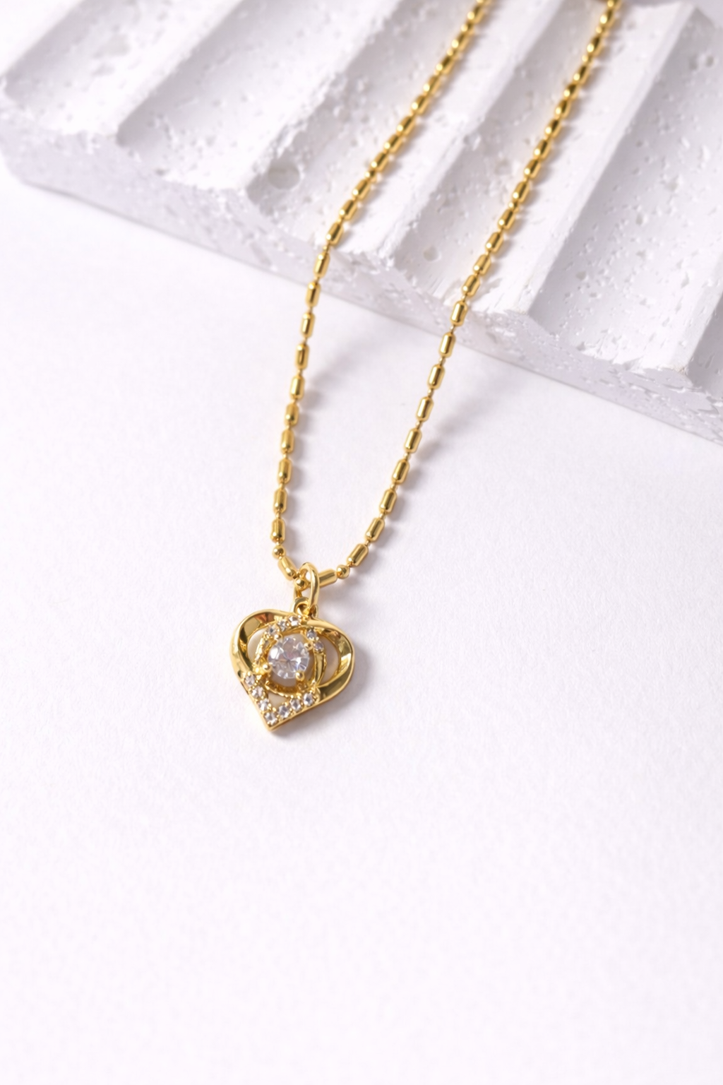 Collar Corazón Luz | Dije Dorado con Cristal Brillante